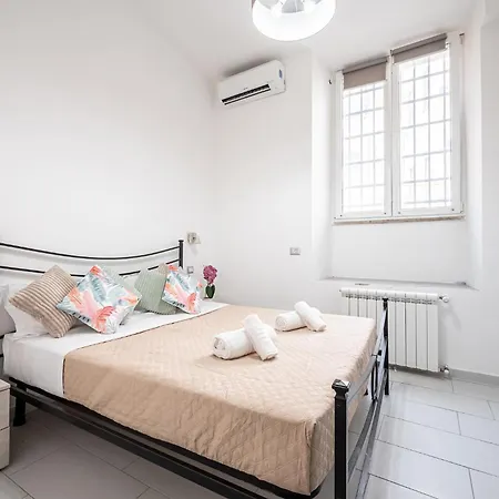 Domus Lodi Urban I Homestay