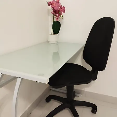 Domus Lodi Urban I Homestay