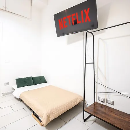 Domus Lodi Urban I Homestay