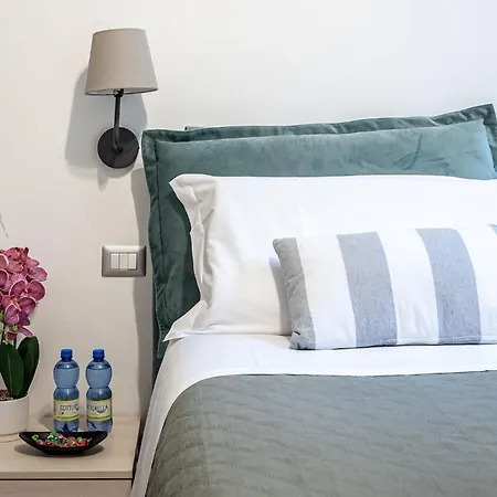 Domus Lodi Urban I Homestay