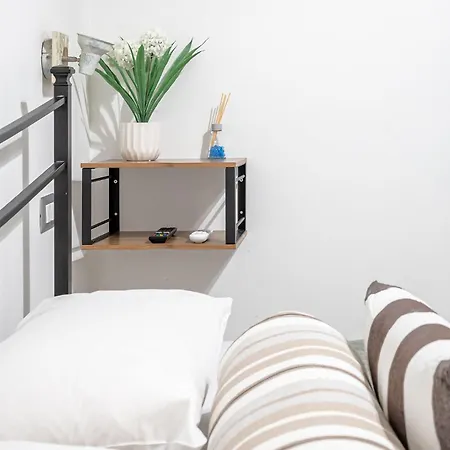 Domus Lodi Urban I * Rome